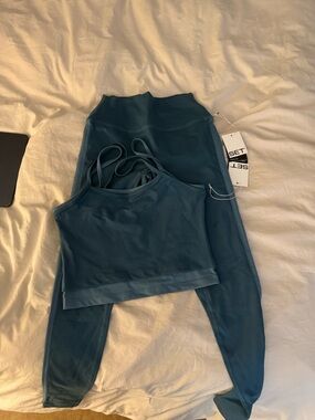 SET Active Formcloud set M